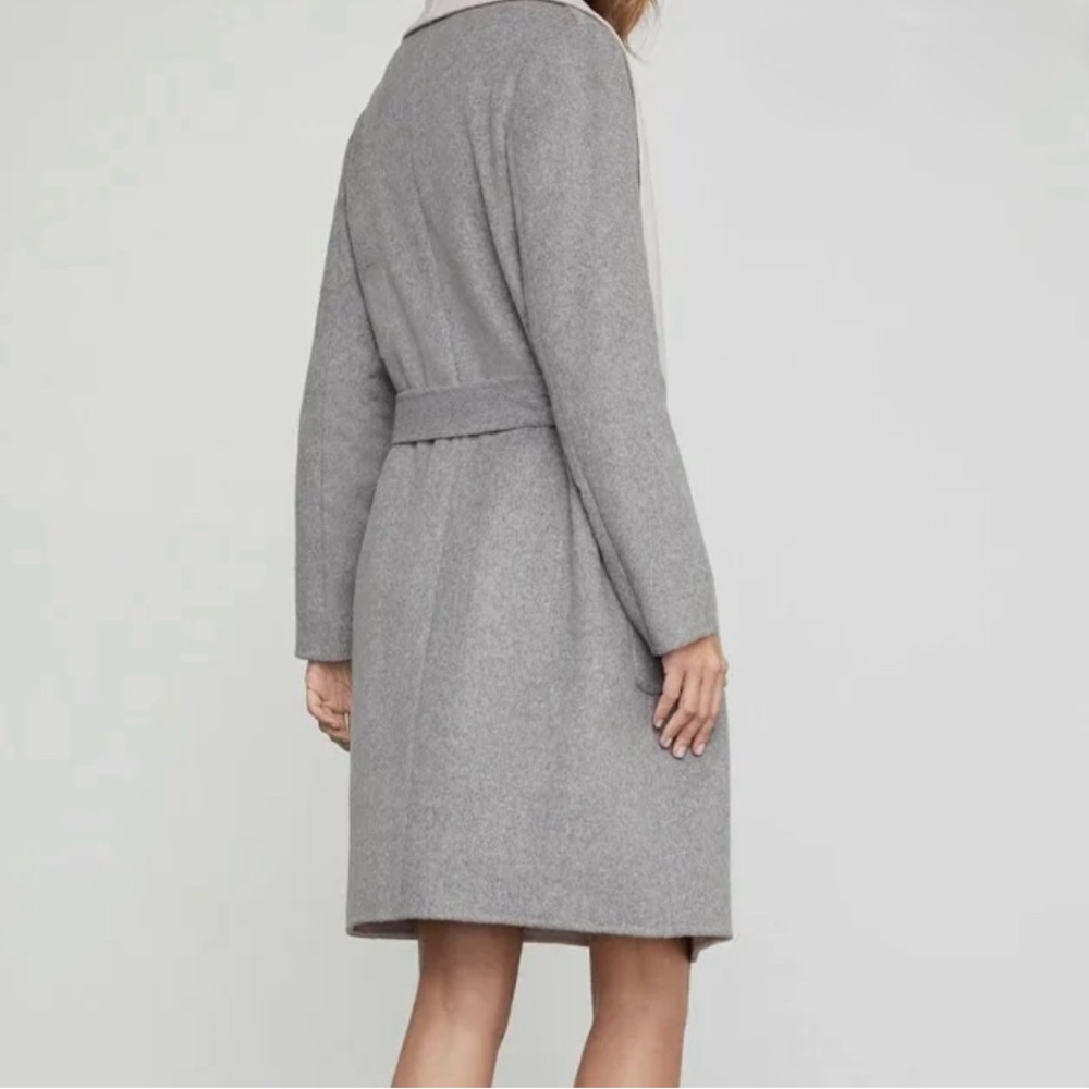 EUC BCBGMaxAzria Gray Cape with Shawl Collar and Tie Belt - Picture 2 of 3